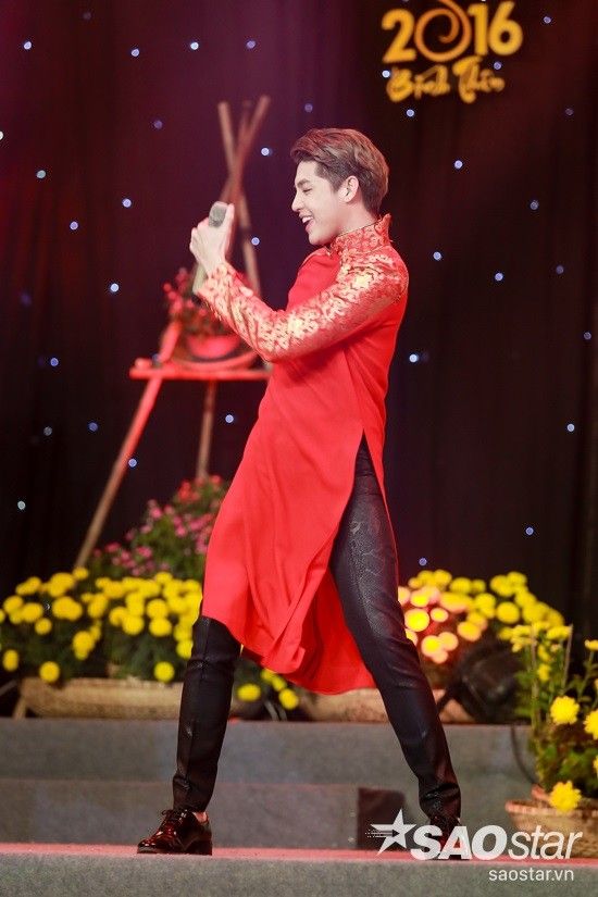 Thí sinh nổi bật của sân chơi The Remix - Hòa âm ánh sáng 2016 tự tin khoe vũ đạo điêu luyện. 