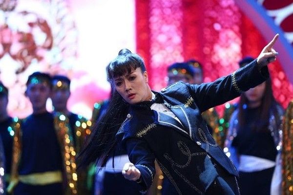 Vai diễn ấn tượng của Vân Dung trong Táo quân 2016.