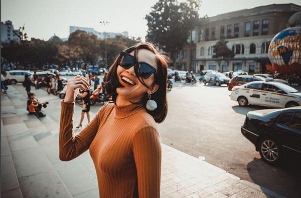 Tóc bob còn cộng thêm phần quyến rũ và trưởng thành cho nàng khi diện những set đồ đơn giản nhưng vẫn thanh lịch.